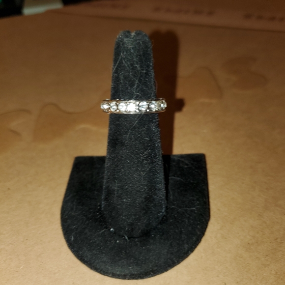 NEW Luxury 18k White Gold Diamond Wedding Band - Picture 9 of 9